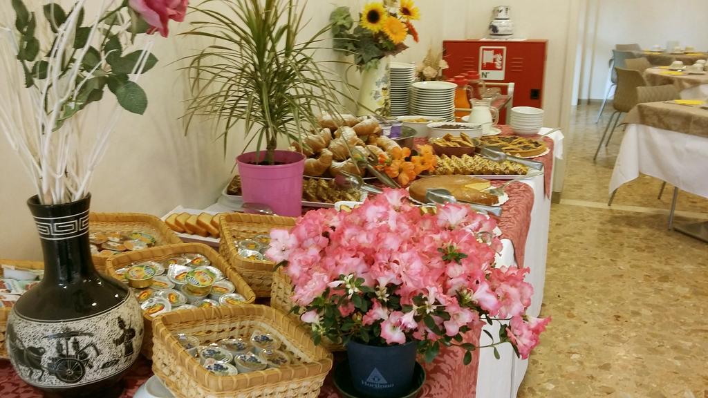 Hotel Condor Milano Marittima Dış mekan fotoğraf